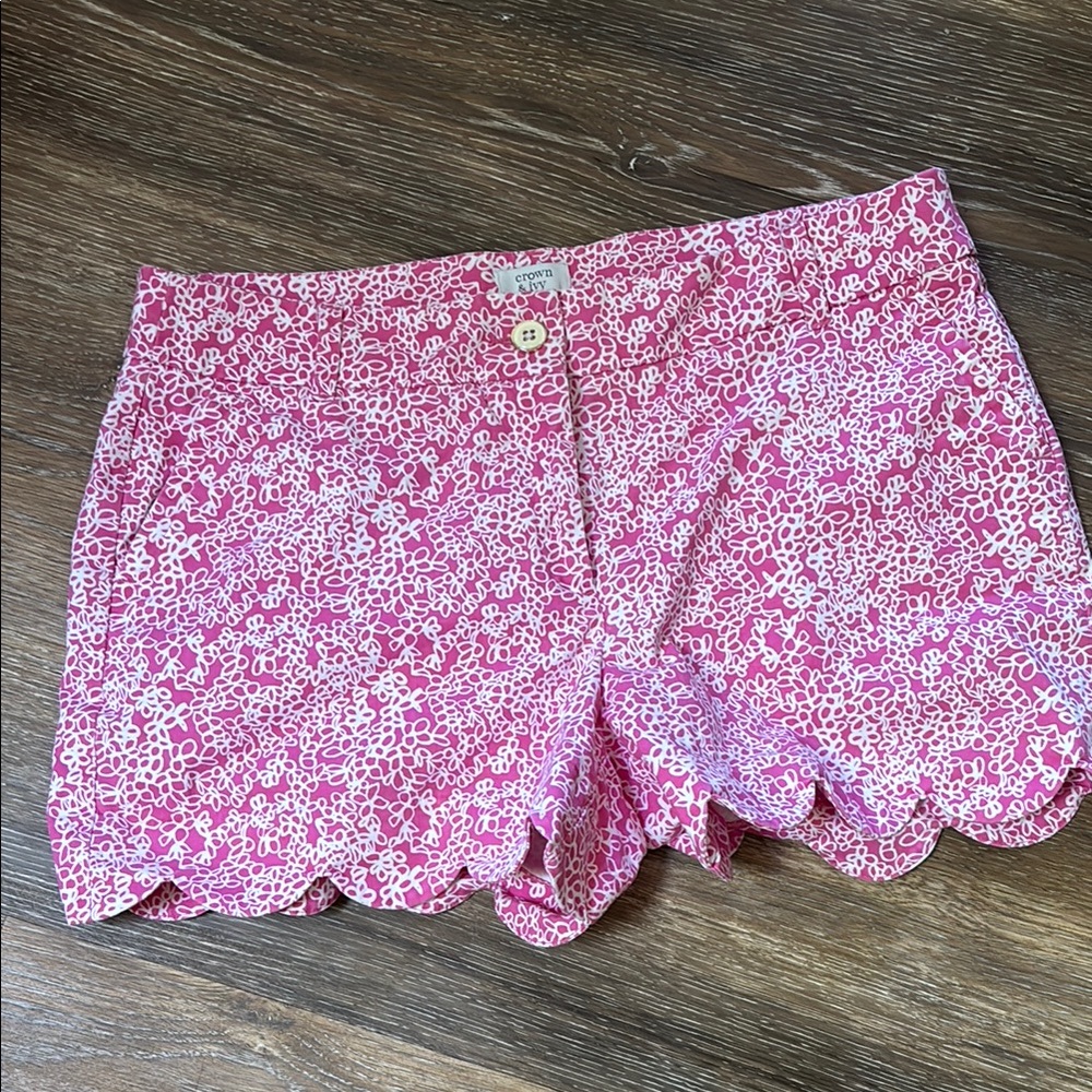 Crown & Ivy Pink and White Floral Shorts size 12